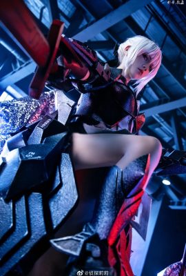 FATE Saber Alter Huke Ver @Detective Lily (Photographie : @leaderShadow) (9P)