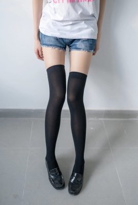 (Champ de vent) NO.113 Short en denim de soie noire (47P)