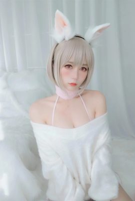 (Mlle Coser Bai Yin) Petit Lapin Blanc (105P)