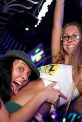 Fille sexy et chaude dans une discothèque de Moscou (10P)