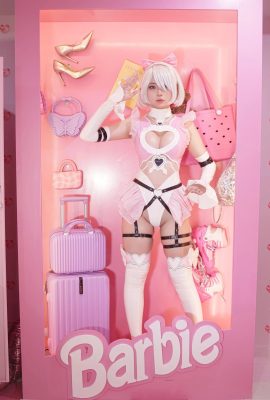 Barbie 2B en cosplay de ZinieQ