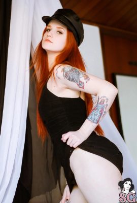 (Suicide Girls) Radnath, la fille folle de l'équipement !