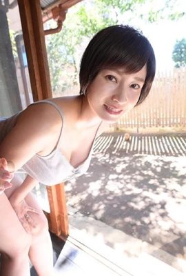 (GIF) Saki Okuda Il n'y a pas de sexe l'été à la campagne, donc la tentation de la dame aux gros seins d'à côté (13P)