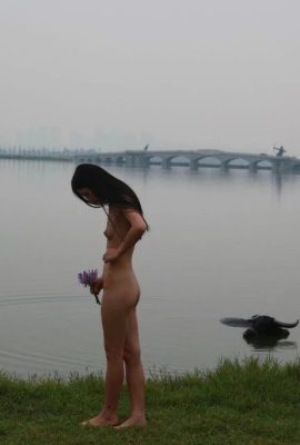 Le mannequin chinois Zuo Xiplètement nue et prend des photos privées de son corps-01 (105P)