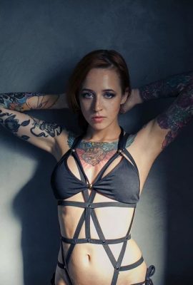 (Suicide Girls) JaneSinner – Corps propre, esprit sale