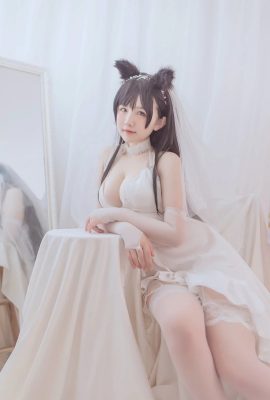 Ah Ban est très heureuse aujourd'hui. Robe de mariée Atago (36P)