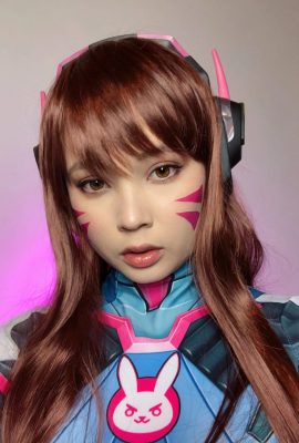 Geisha virtuelle – D.Va (Overwatch) (27P)