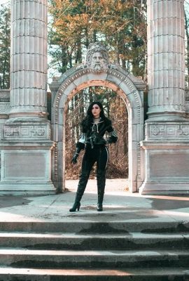 Luxlo Cosplay – Yennefer