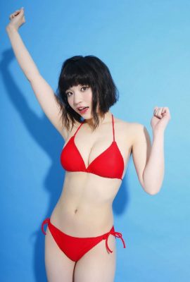 (Nagi Nemoto) Vêtue d'un bikini rouge et flirtant sauvagement, le côté sexy est hors dumun (8P)