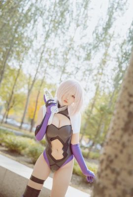 (Cosplay) Aban est très heureux aujourd'hui Aban est très heureux aujourd'hui—Mashu Kyrielight – Stage 1 (Fate Grand Order) (3 mai 2022)