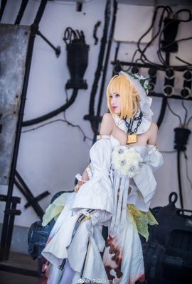 (Reverse Ginni) Nero Claudius Flower Wedding cos